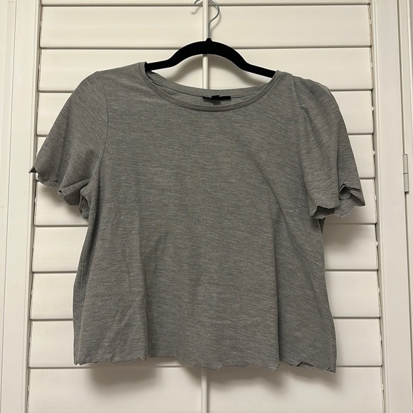 Tops - Basic grey shirt